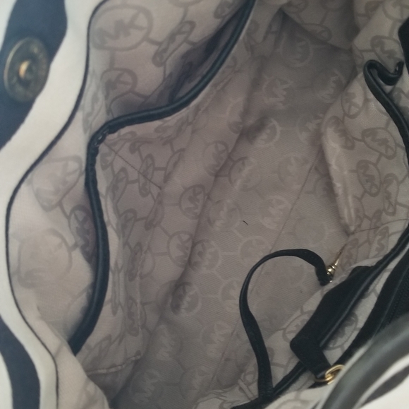 Michael Kors Large Hamilton Satchel - Picture 8 of 16